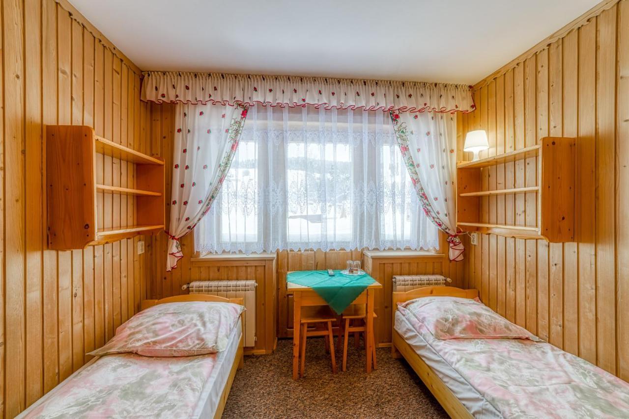 Pokoje Goscinne U Elzbiety Ciche Małe 外观 照片