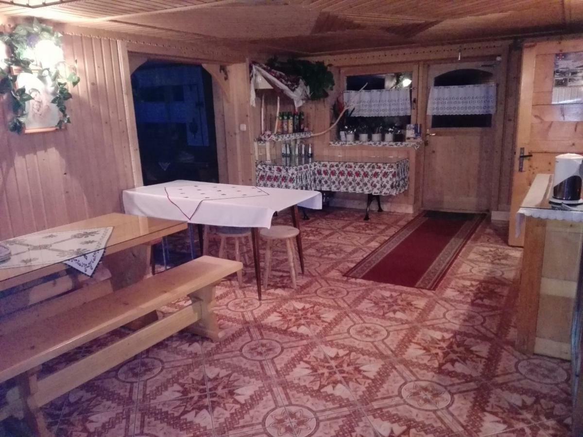 Pokoje Goscinne U Elzbiety Ciche Małe 外观 照片